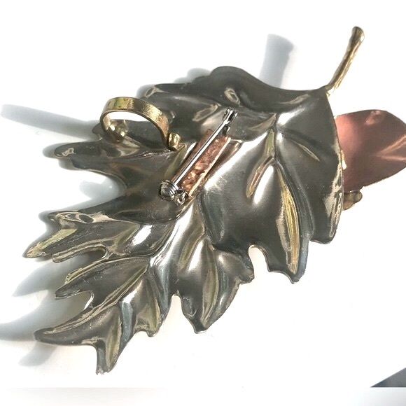 🎉🍁Vintage Handcrafted Oak Leaf Acorn Brooch/Pendant - Picture 3 of 6